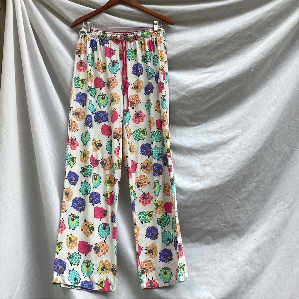 Good Night Kiss white pajama pants with colorful sheep graphics, size large